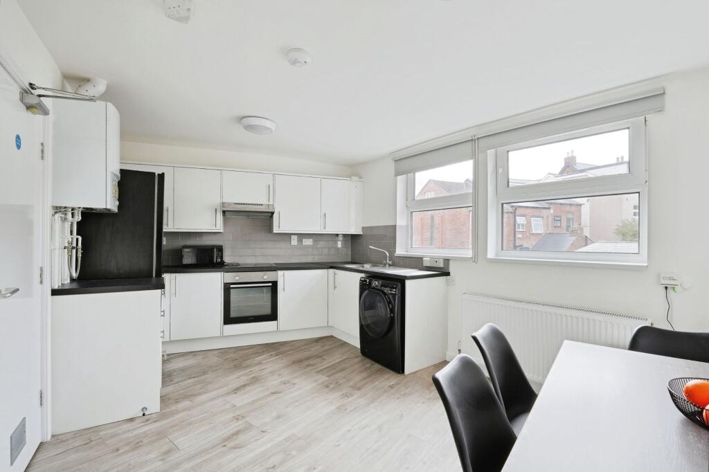 Main image of property: 83a Junction Road, Hunters Bar