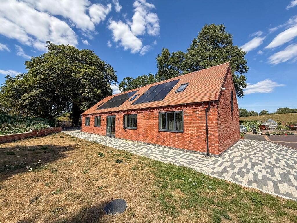 Main image of property: Sandy Lane, Blackdown, CV32