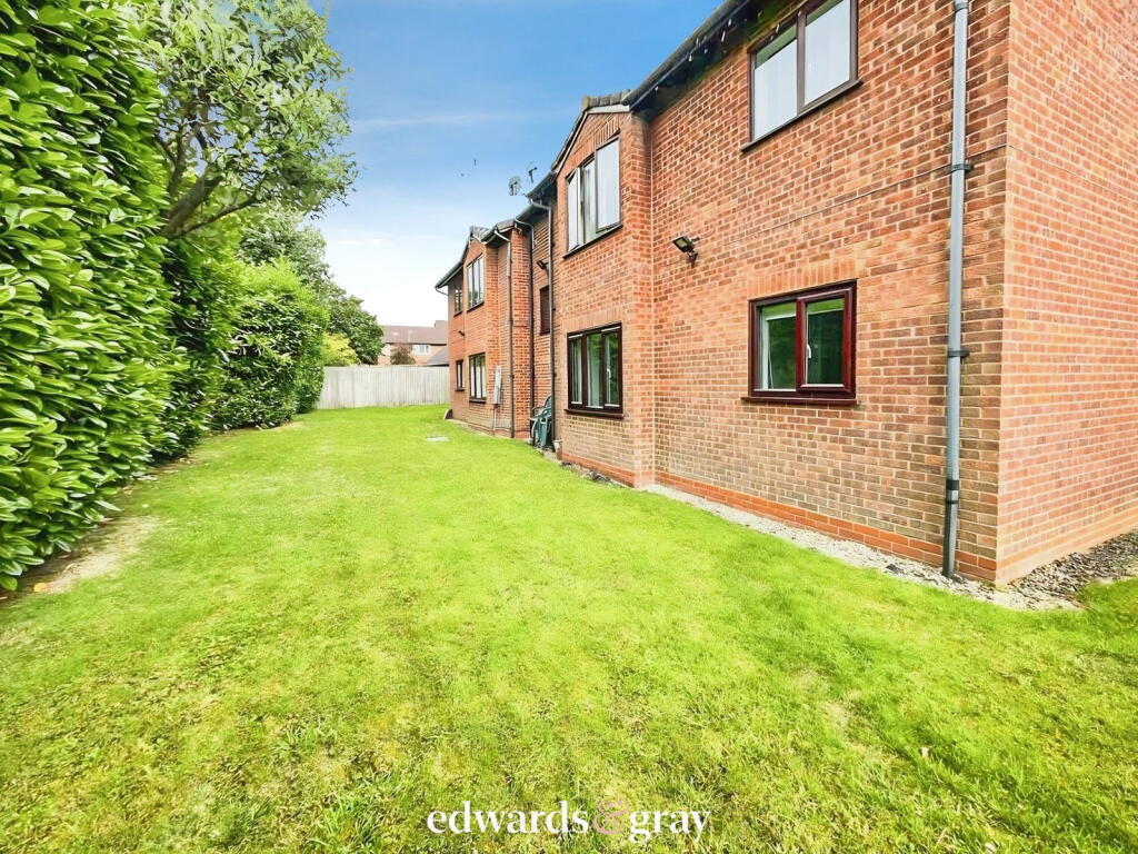 Main image of property: Mayfield Close, Catshill, Bromsgrove, B61 0NP