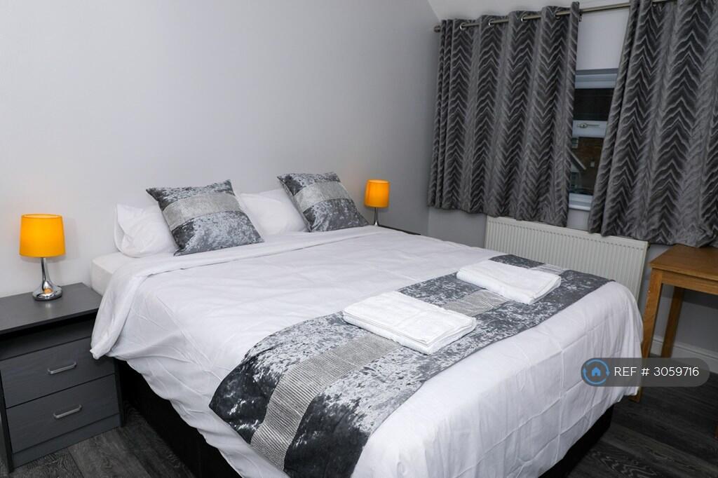 Main image of property: Perpins Road, London, SE9