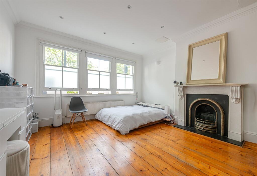 Main image of property: Tollington Way, Islington, London, N7