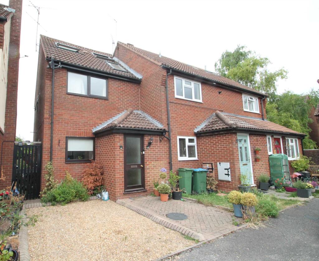 Main image of property: Jacksons Close, Edlesborough, Dunstable, Bedfordshire, LU6