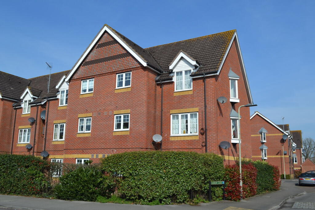 Main image of property: Harbury Court, Newbury, RG14 7NQ