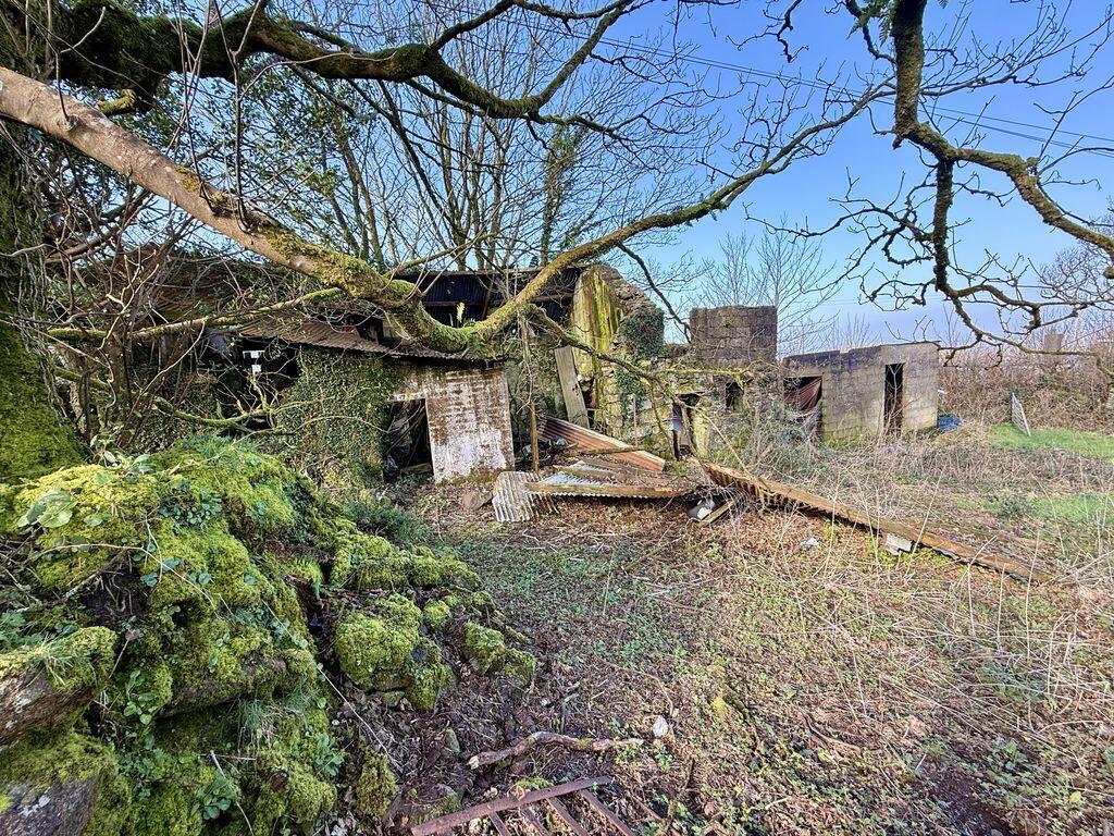 Main image of property: 4.92 acres of land and Barn at Coldvreath, Roche
