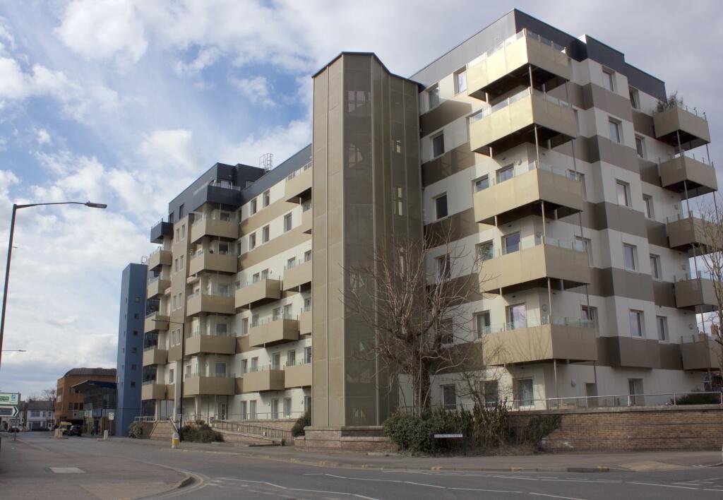 Main image of property: 1 Buckingham Gardens, Slough, SL1