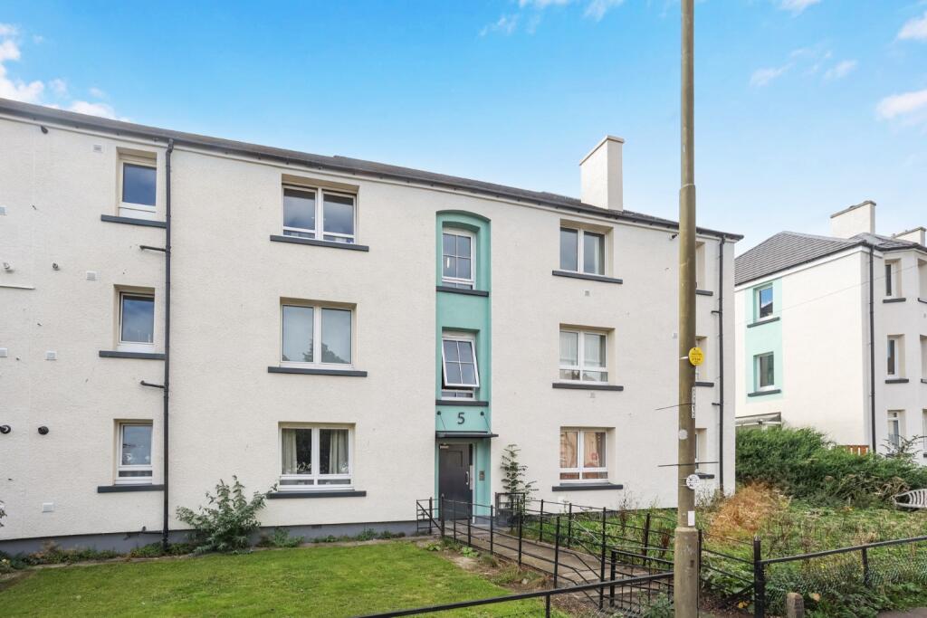 Main image of property: 5/6 Hawkhill Avenue, Edinburgh, EH7 6BY