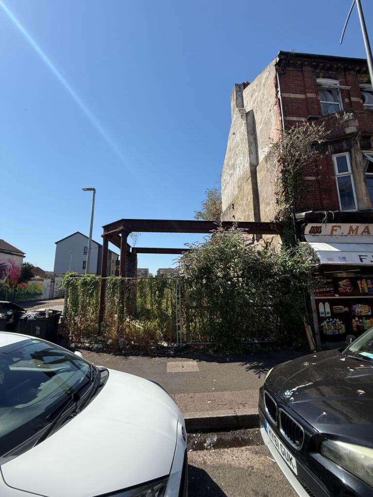 Main image of property: 153 Commercial Road, Newport, Gwent, NP20 2PJ
