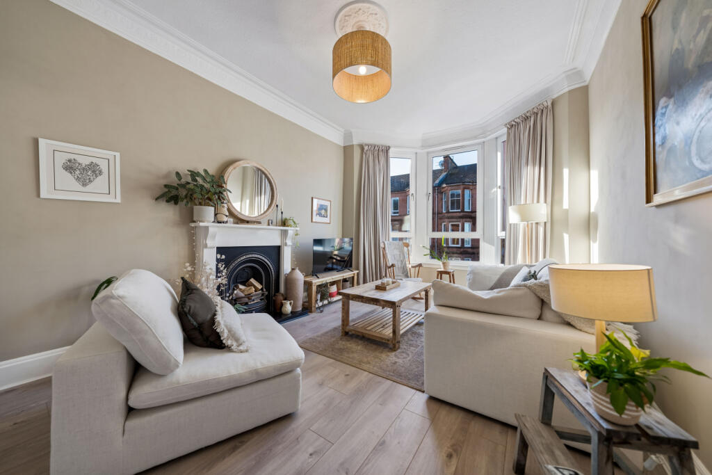 Main image of property: 23 Waverley Gardens, Flat 2/1, Shawlands, Glasgow, G41