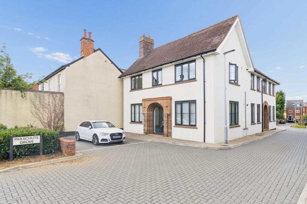 Main image of property: Parachute Grove, Henlow, SG16