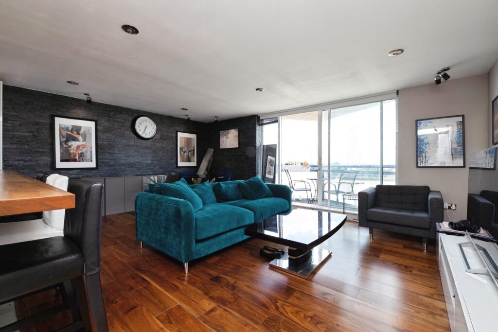 Main image of property: Nova Building, 3 Newton Place, London, E14