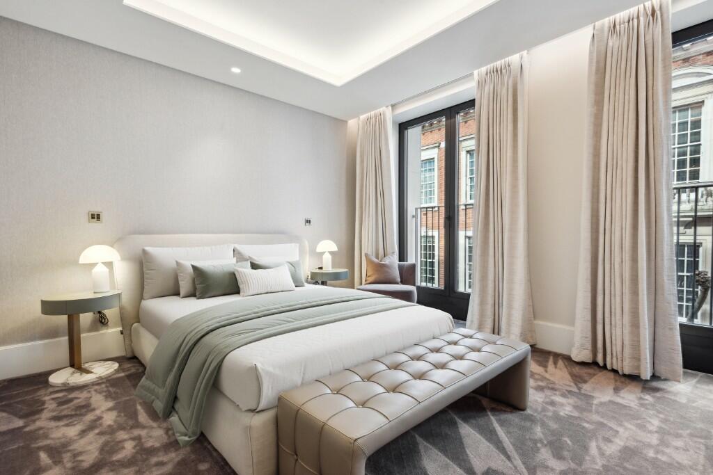 Main image of property: Lancer Square, London, W8