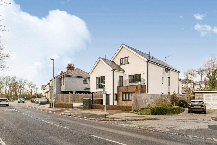 Main image of property: 16 Lower Luton Road, Harpenden, AL5