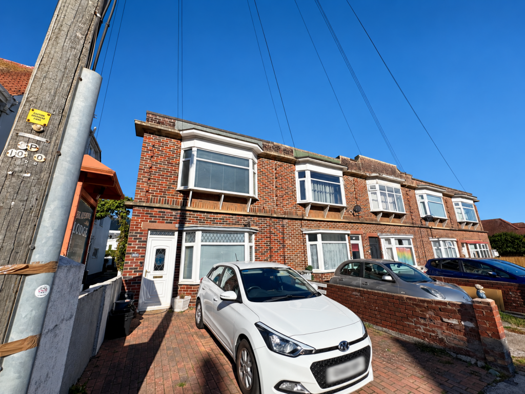 Main image of property: Manor Road, Paignton, TQ3 2HR