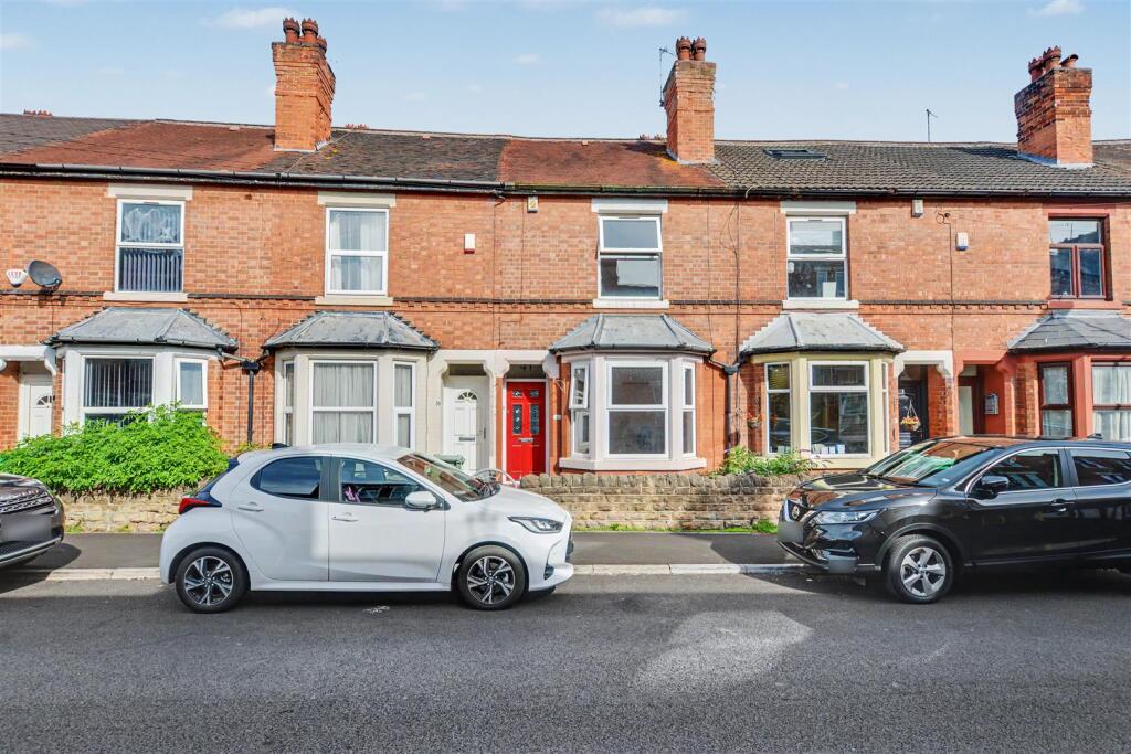 Main image of property: Wilford Crescent East, Nottingham