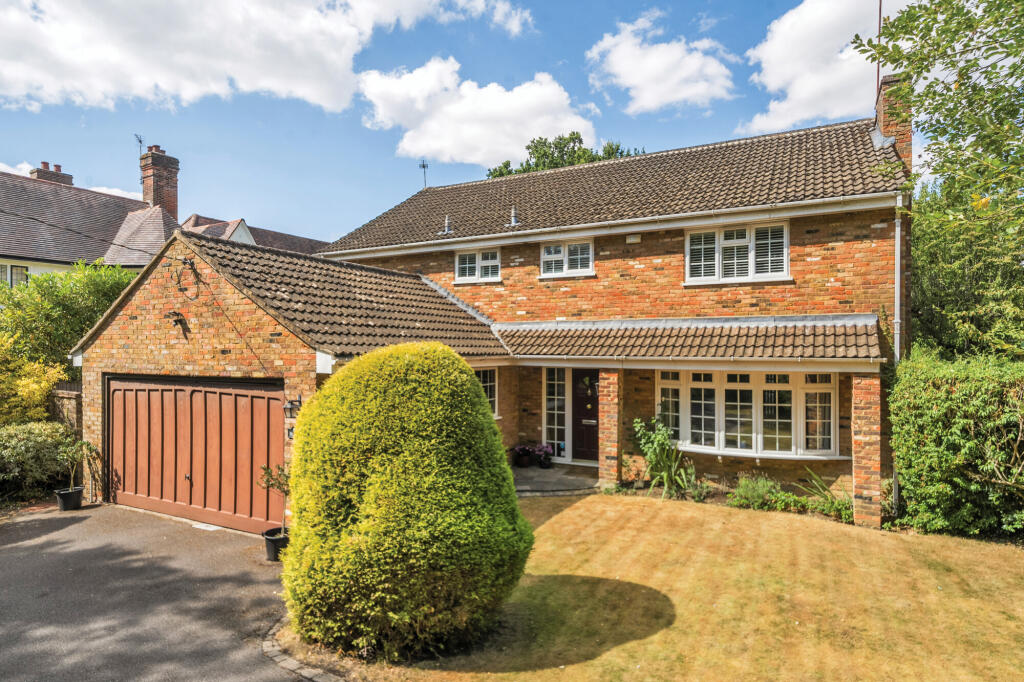 Main image of property: Blanefield, 2A Bois Avenue, Amersham, HP6