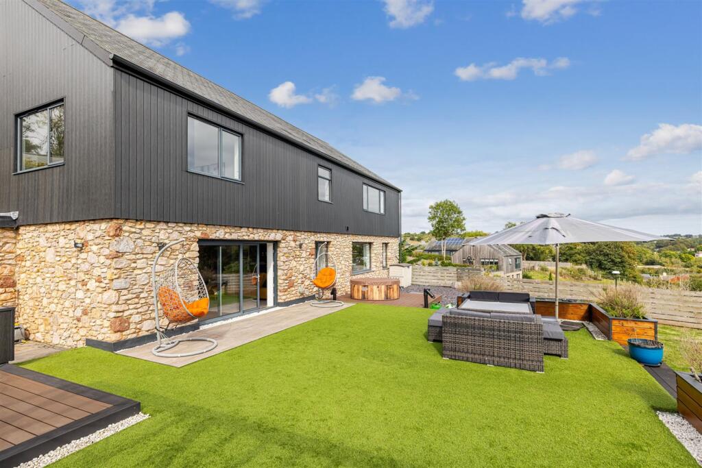 Main image of property: Edginswell Lane, Torquay