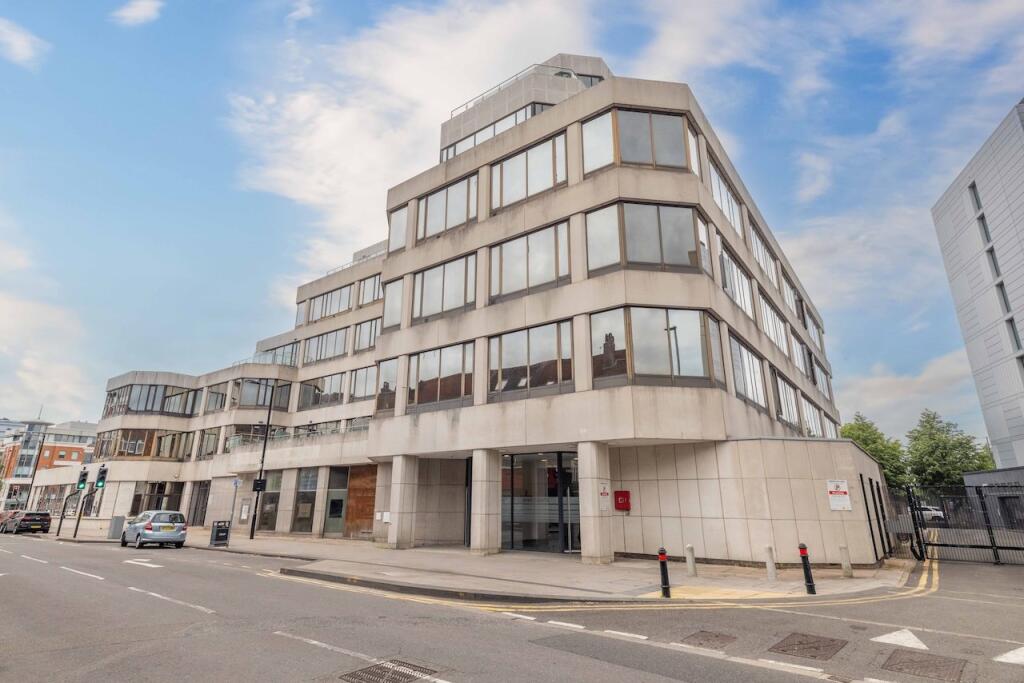 Main image of property: High Street, Slough, SL1
