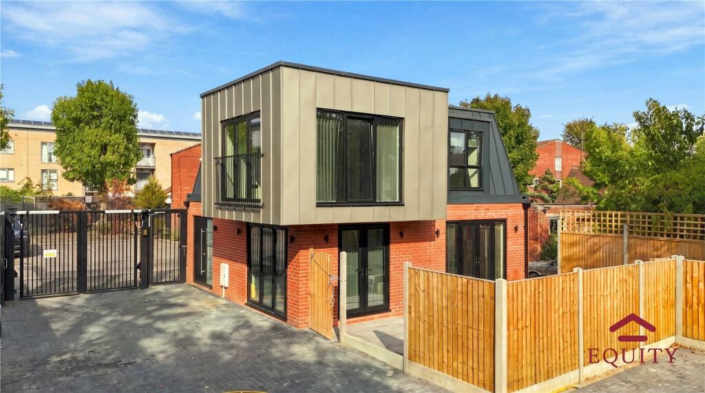 Main image of property: Holmesdale, Waltham Cross, EN8