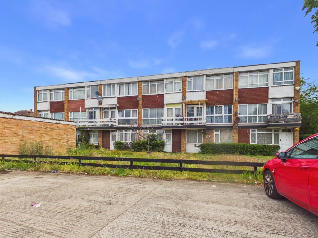Main image of property: Belvedere Mansions, Clive Court, Slough, SL1