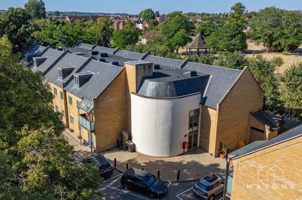 Main image of property: Starlings Bridge, Nightingale Road, Hitchin, Hertfordshire, SG5 1QW