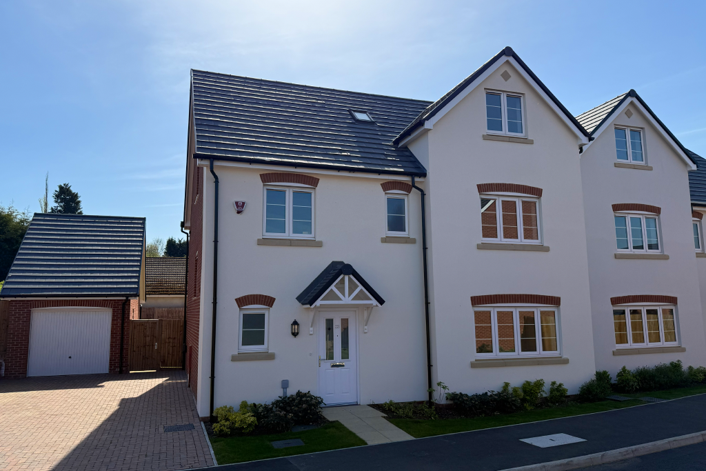Main image of property: Pecks Hill,
Nazeing,
Waltham Abbey,
EN9 2BU