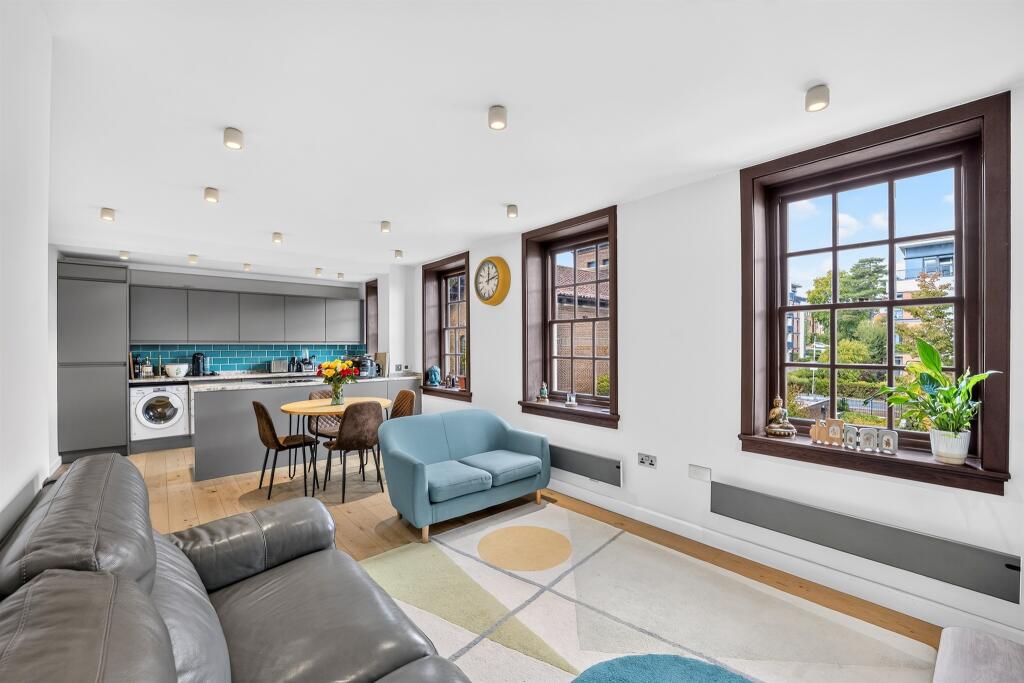 Main image of property: Scott Avenue, London