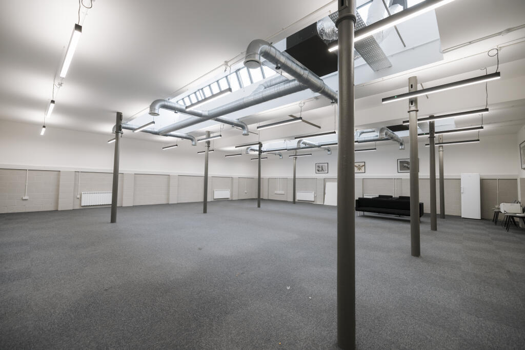 2000 sqft