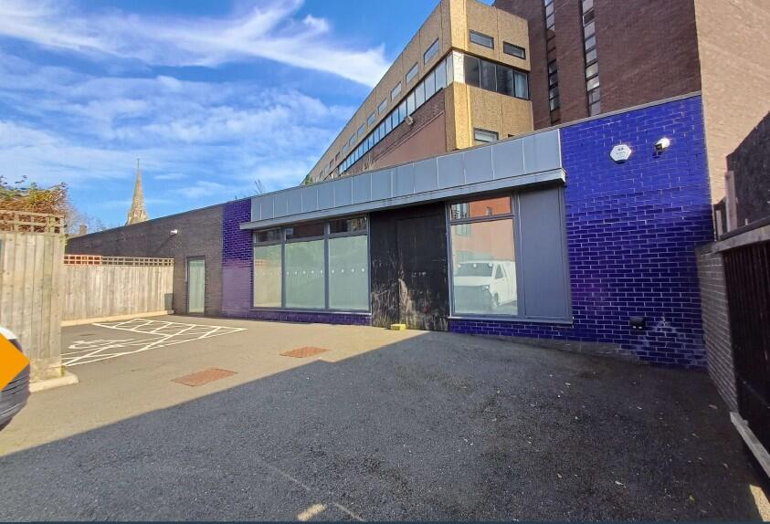 Main image of property: 25 Watsons Road, Wood Green, London N22 7TZ