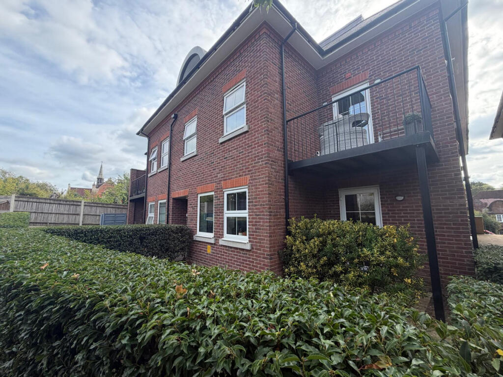 Main image of property: 2 Campden Road, South Croydon, CR2 7