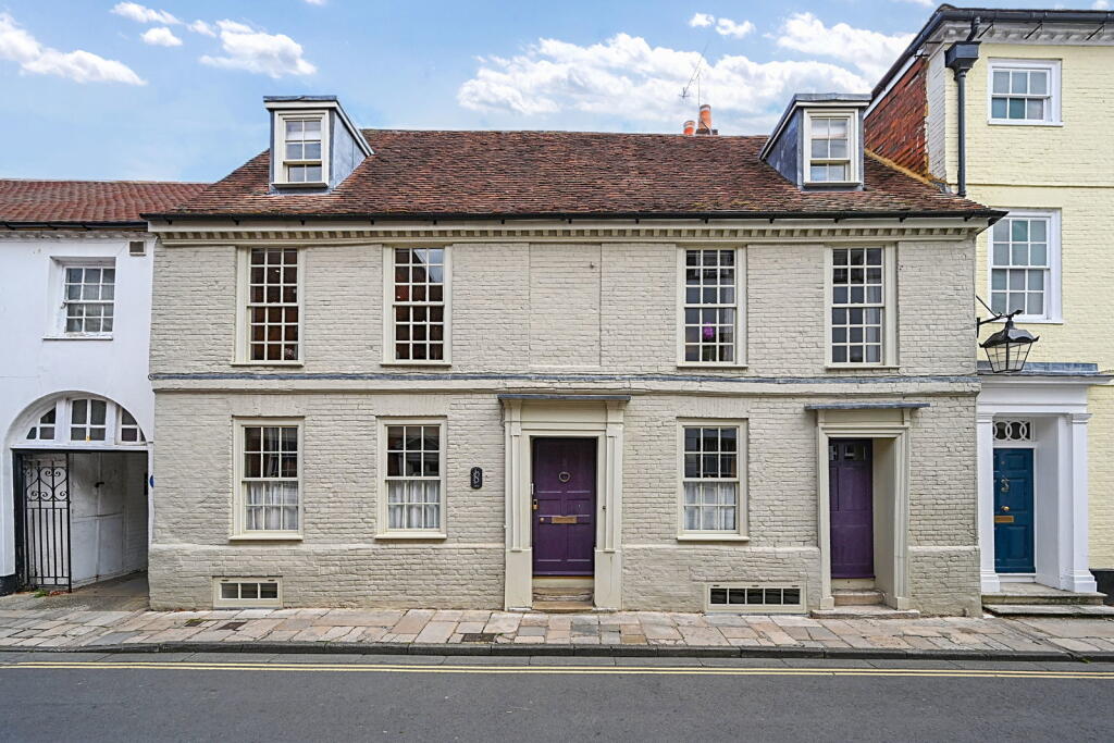 Main image of property: North Pallant,Chichester,PO19 1TJ