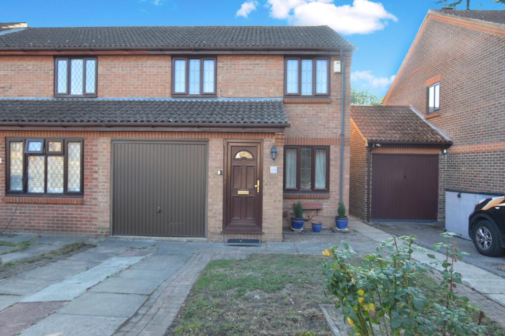 Main image of property: Charterhouse Close, Bracknell, RG12
