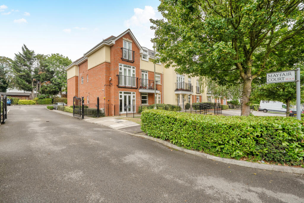 Main image of property: Stonegrove, Edgware