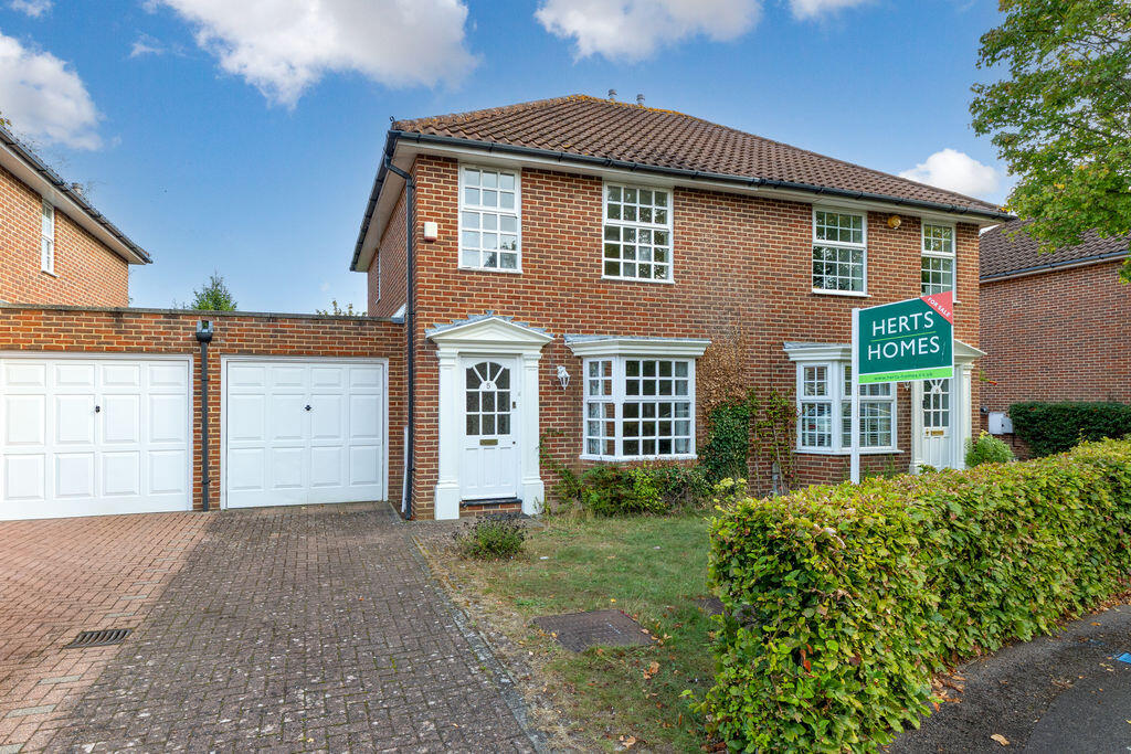 Main image of property: Parkway Gardens, Welwyn Garden City