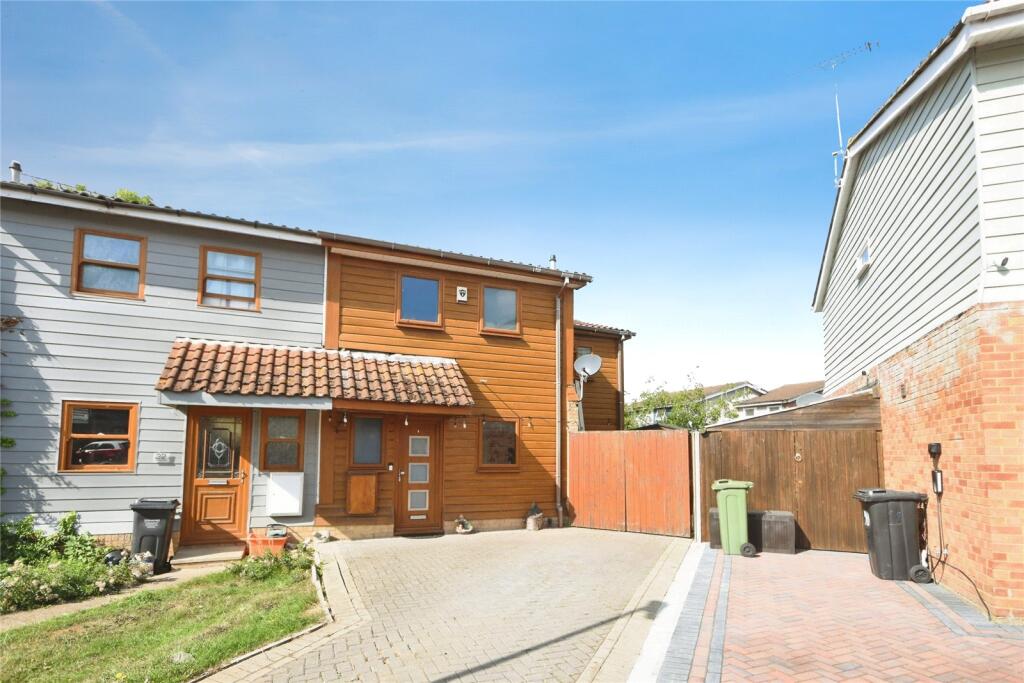 Main image of property: Stirling Place, Basildon, Essex, SS13