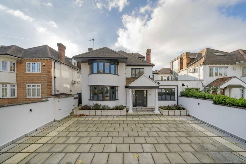 Main image of property: Brondesbury Park, Brondesbury Park
