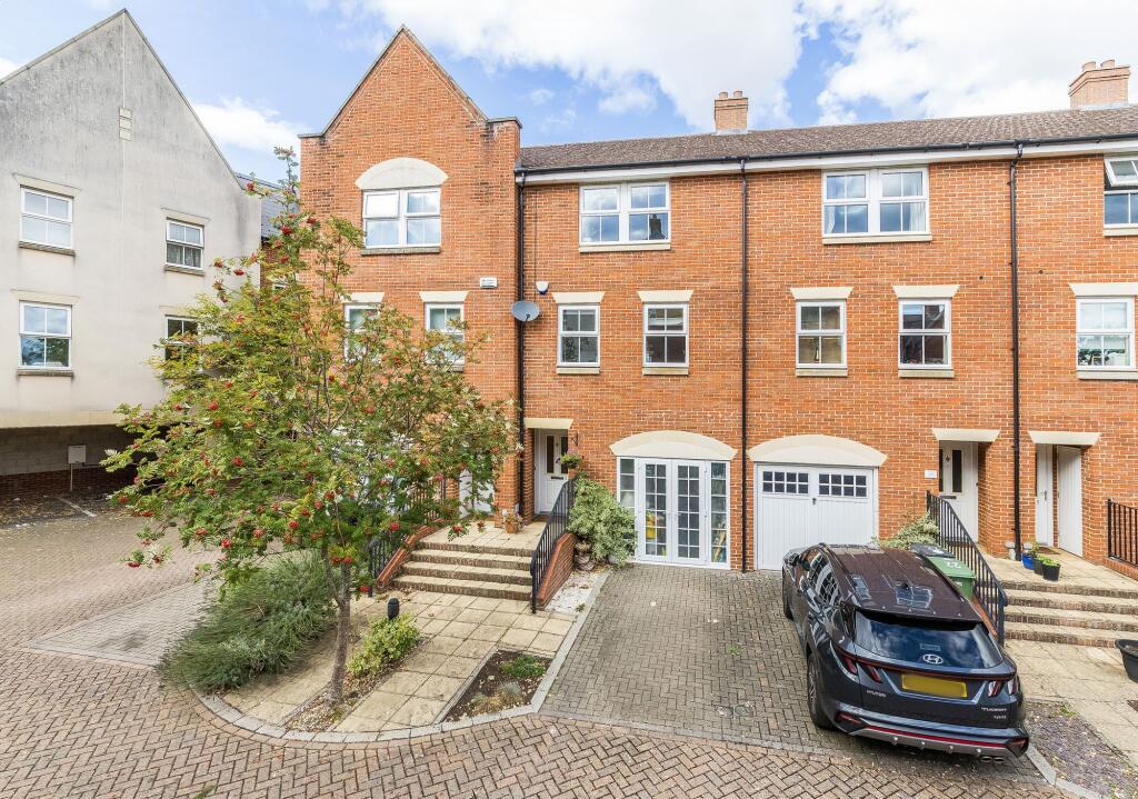 Main image of property: Ock Bridge Place, Abingdon, OX14