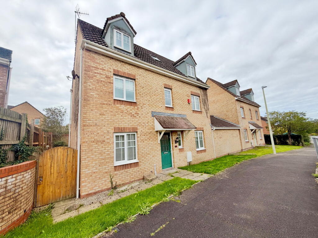 Main image of property: Long Meadow,North Cornelly,Bridgend,CF33 4PX