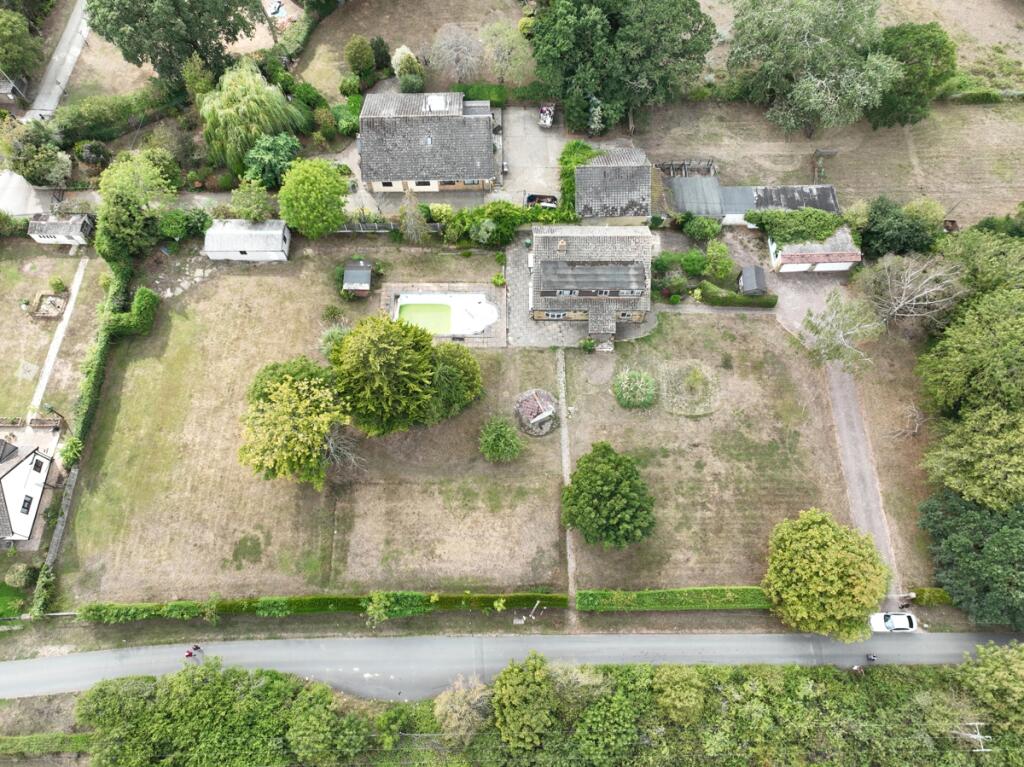 Main image of property: Hillview, Oxford Road, Horndon-On-The-Hill, Stanford-Le-Hope, Essex, SS17