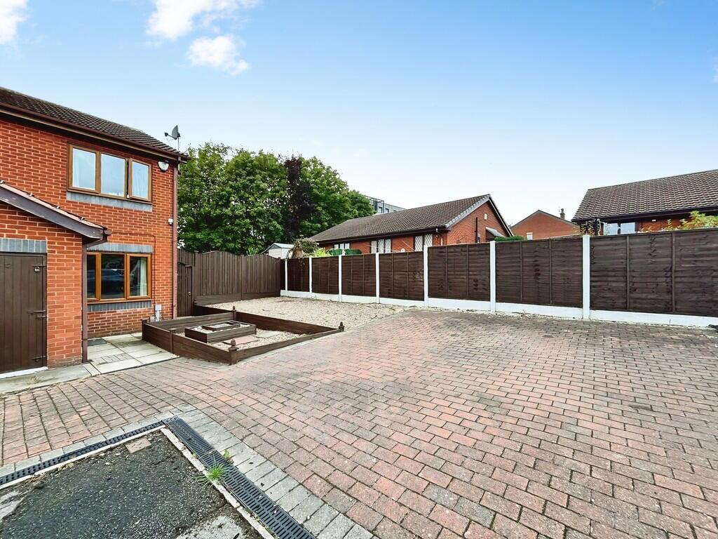 Main image of property: The Spinney, Leeds