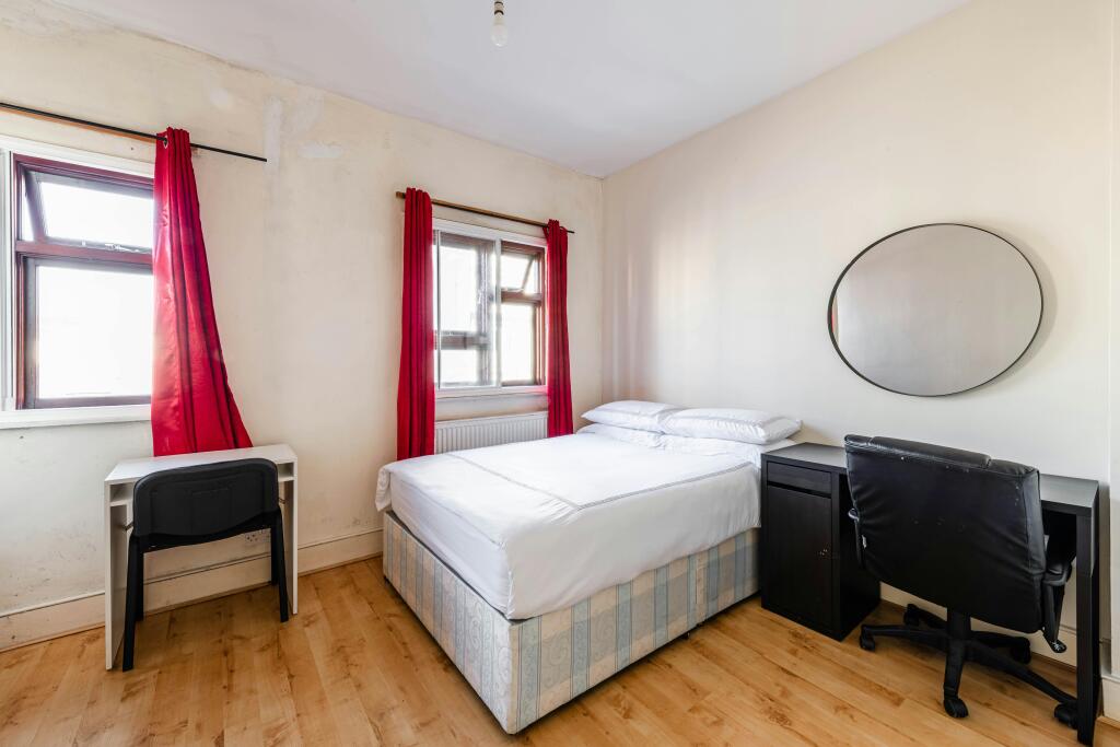 Cambridge Heath Rd 493 - Low Res 7.jpg