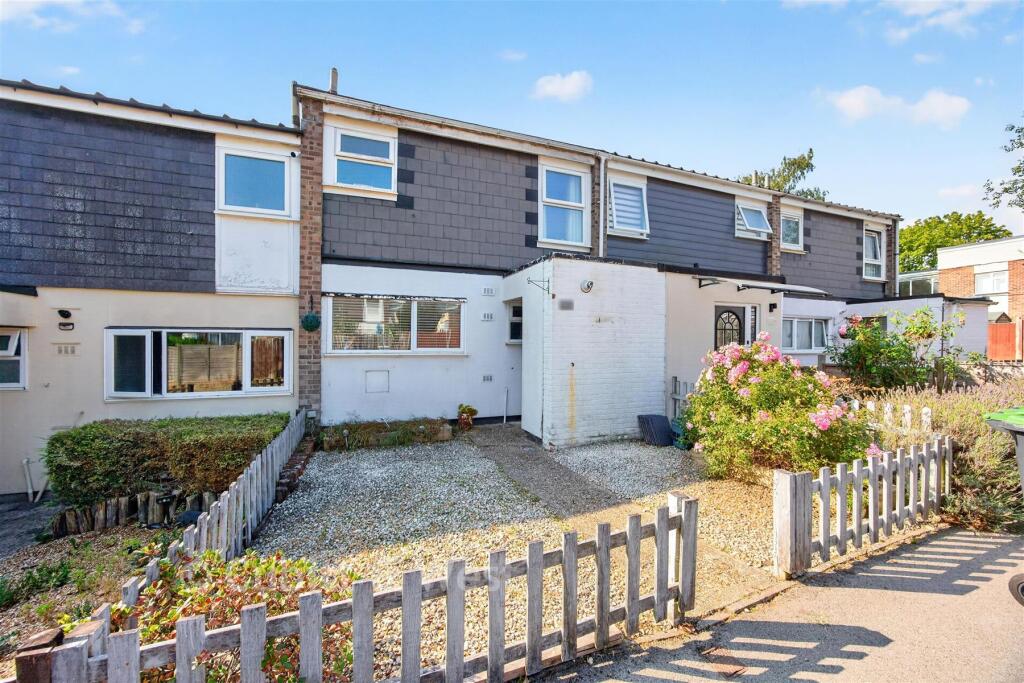 Main image of property: Blackbird Close, Waterlooville, Hampshire