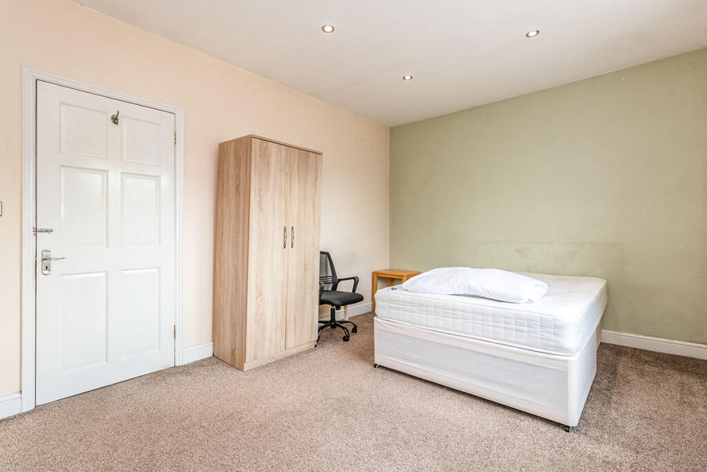 Main image of property: Kingston Road, Kingston upon Thames, KT1