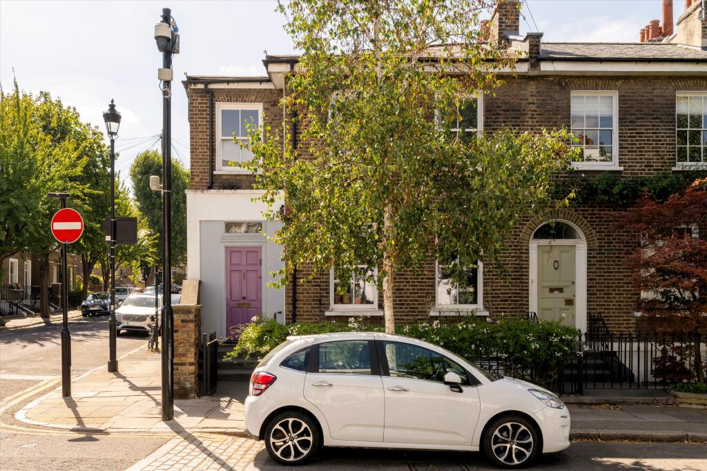 Main image of property: Lofting Road, London N1