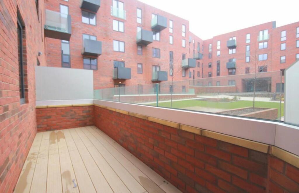 Main image of property: 10 Moreton Street,