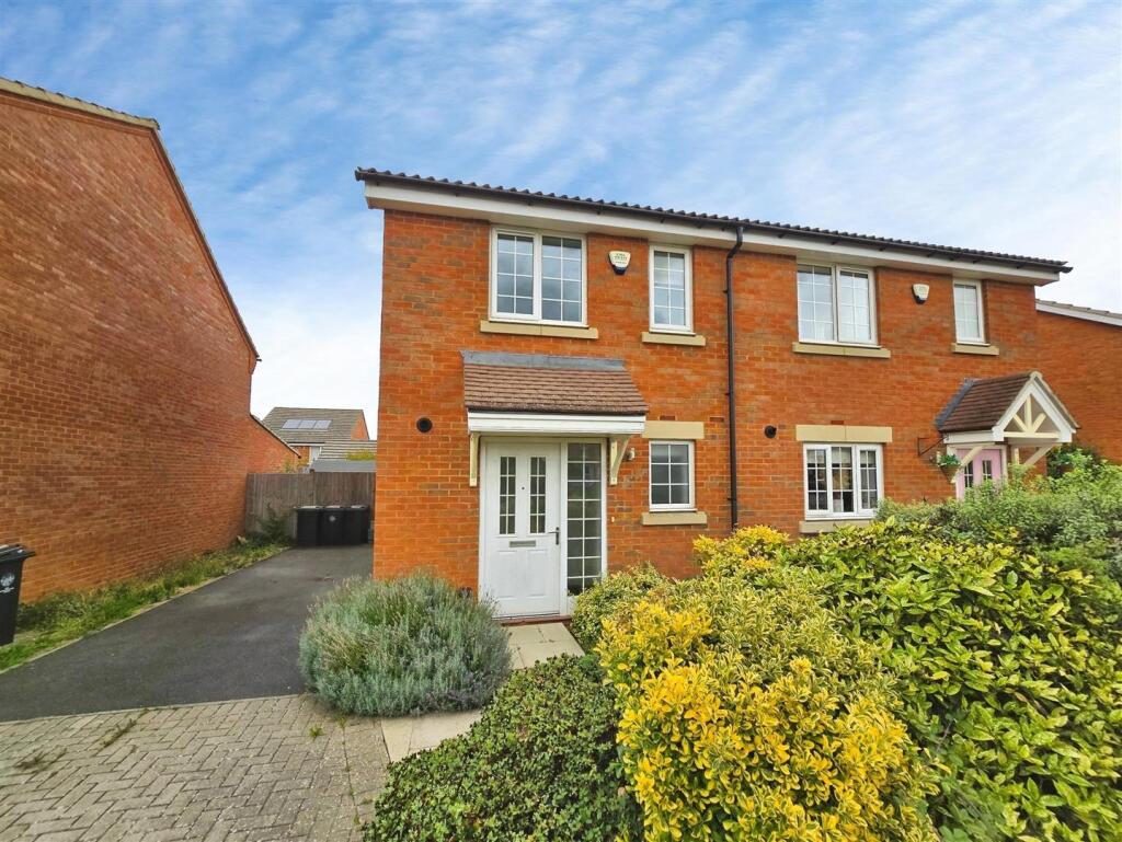 Main image of property: Chelveston Road, Raunds, Wellingborough