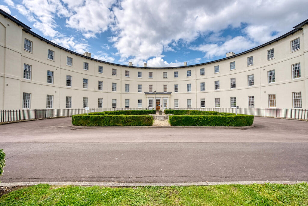 Main image of property: The Crescent, Gloucester