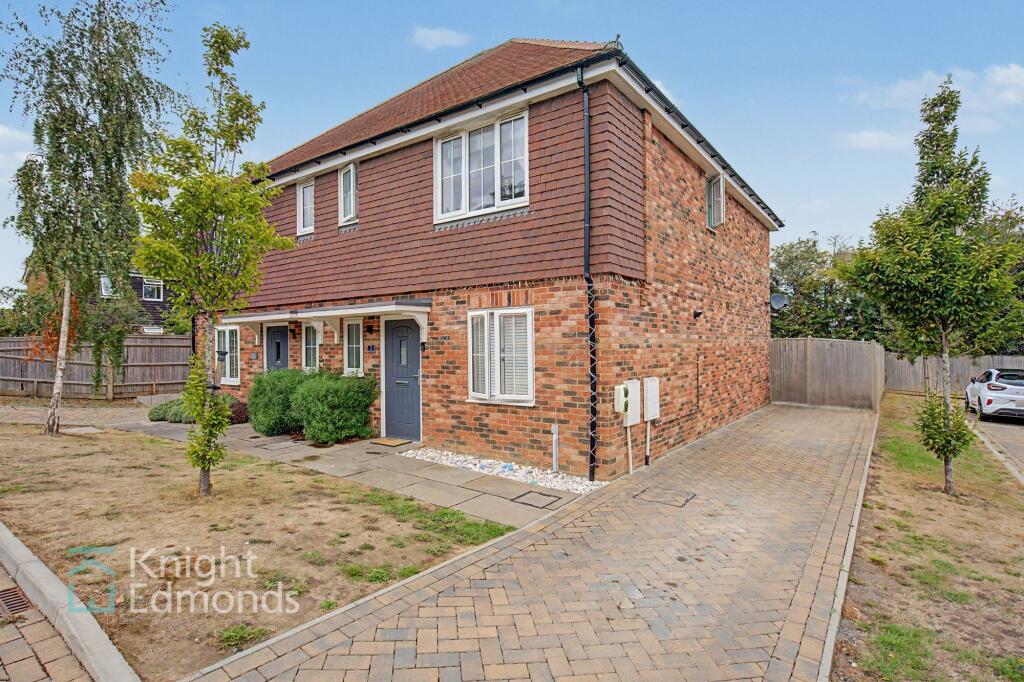 Main image of property: Hawthorn Place, Coxheath, ME17