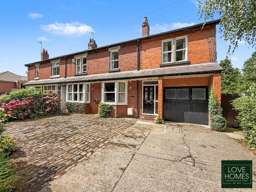Main image of property: Garstang Road, Bilsborrow | 5 Bedrooms | Large Gardens | Plenty of Potential
