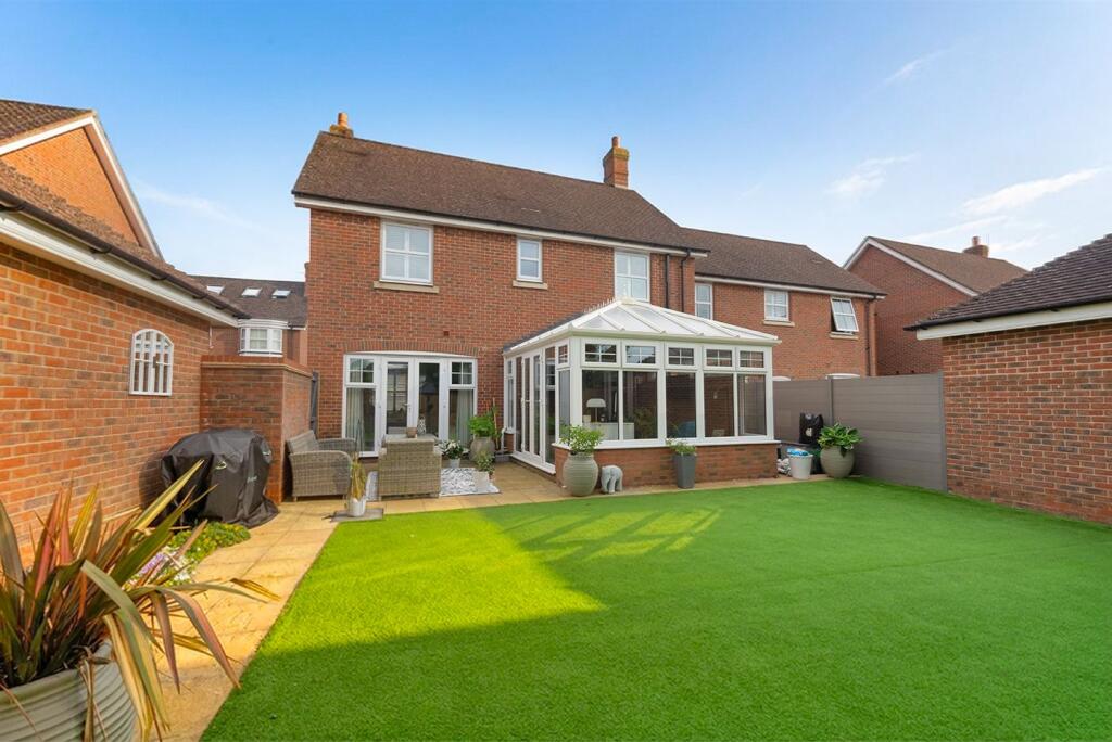 Main image of property: NO AREA CHARGE - Atlas Close, Kings Hill, West Malling, Kent, ME19 4PS