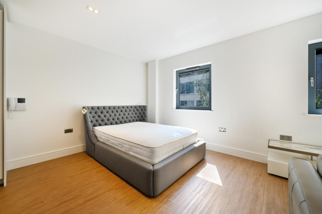 Main image of property: Jessica House, Red Lion Square, Wandsworth, London,SW18
